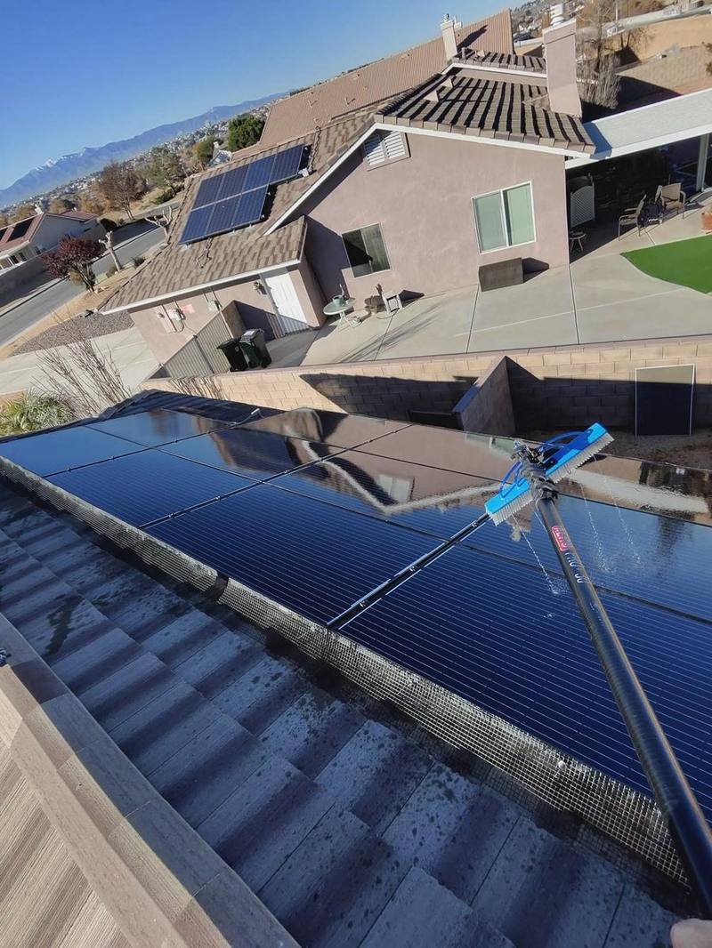 Solar panel cleaning Temecula CA residential service